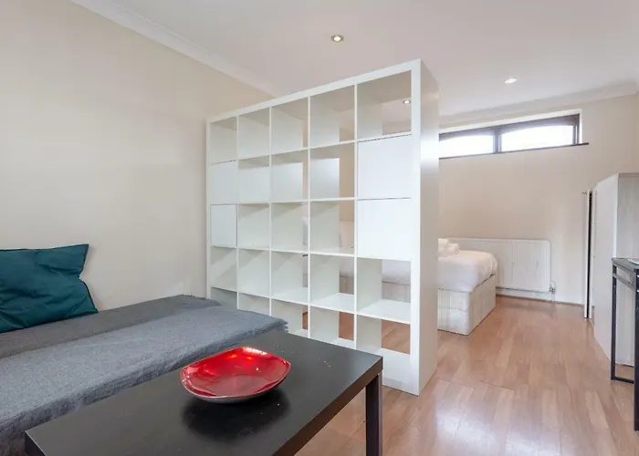 4 Bedroom Mews House In Kensal Rise