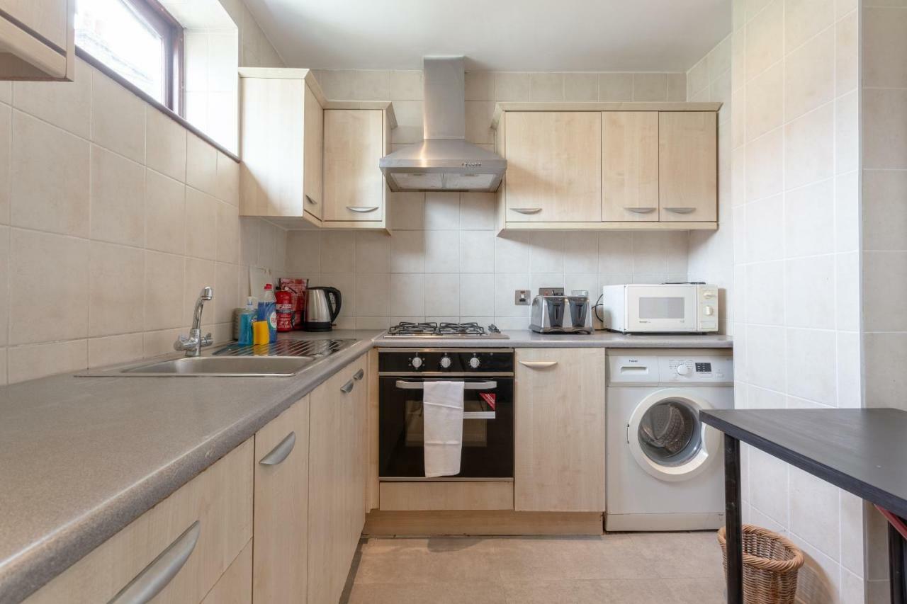 4 Bedroom Mews House In Kensal Rise Holiday home