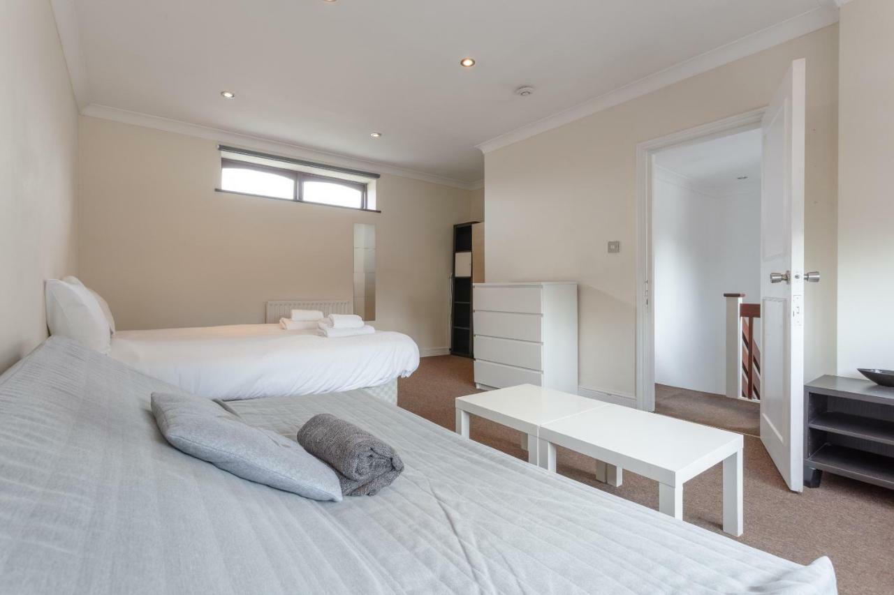 4 Bedroom Mews House In Kensal Rise Casa vacanze *