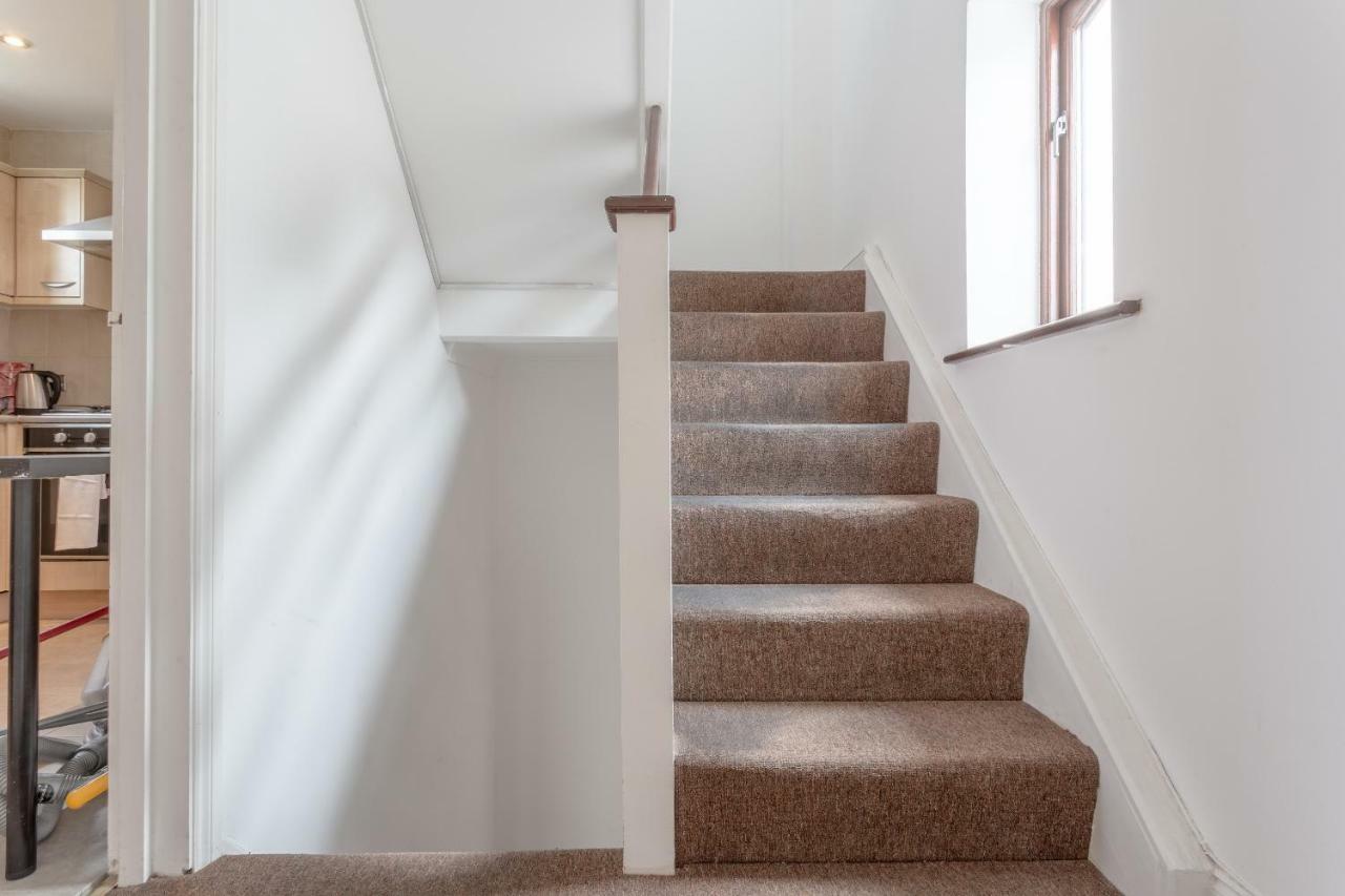 4 Bedroom Mews House In Kensal Rise * Londra