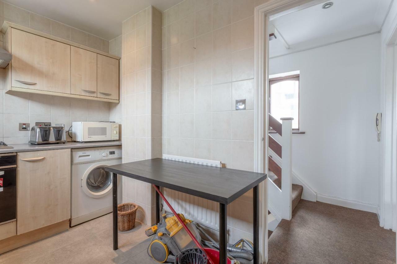 4 Bedroom Mews House In Kensal Rise Casa vacanze