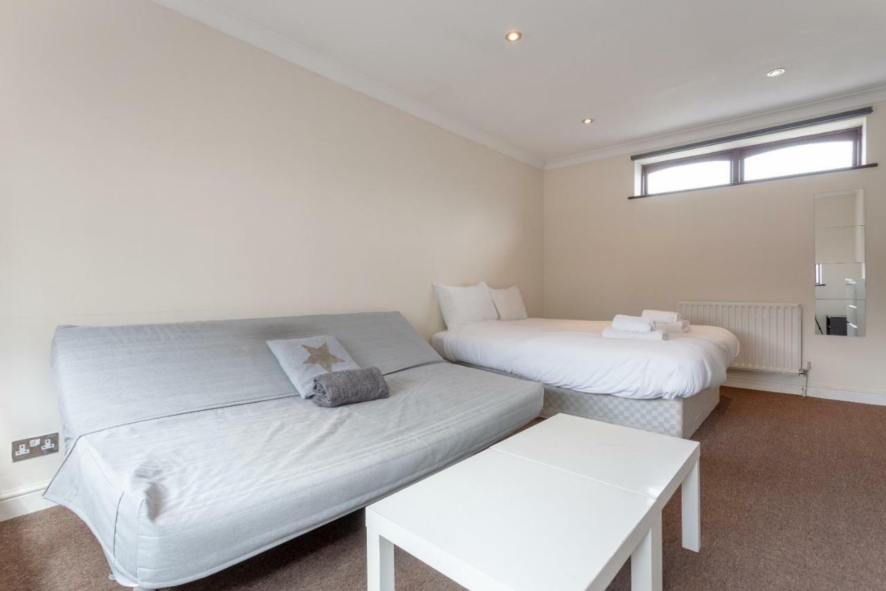 4 Bedroom Mews House In Kensal Rise Londra