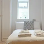 4 Bedroom Mews House In Kensal Rise