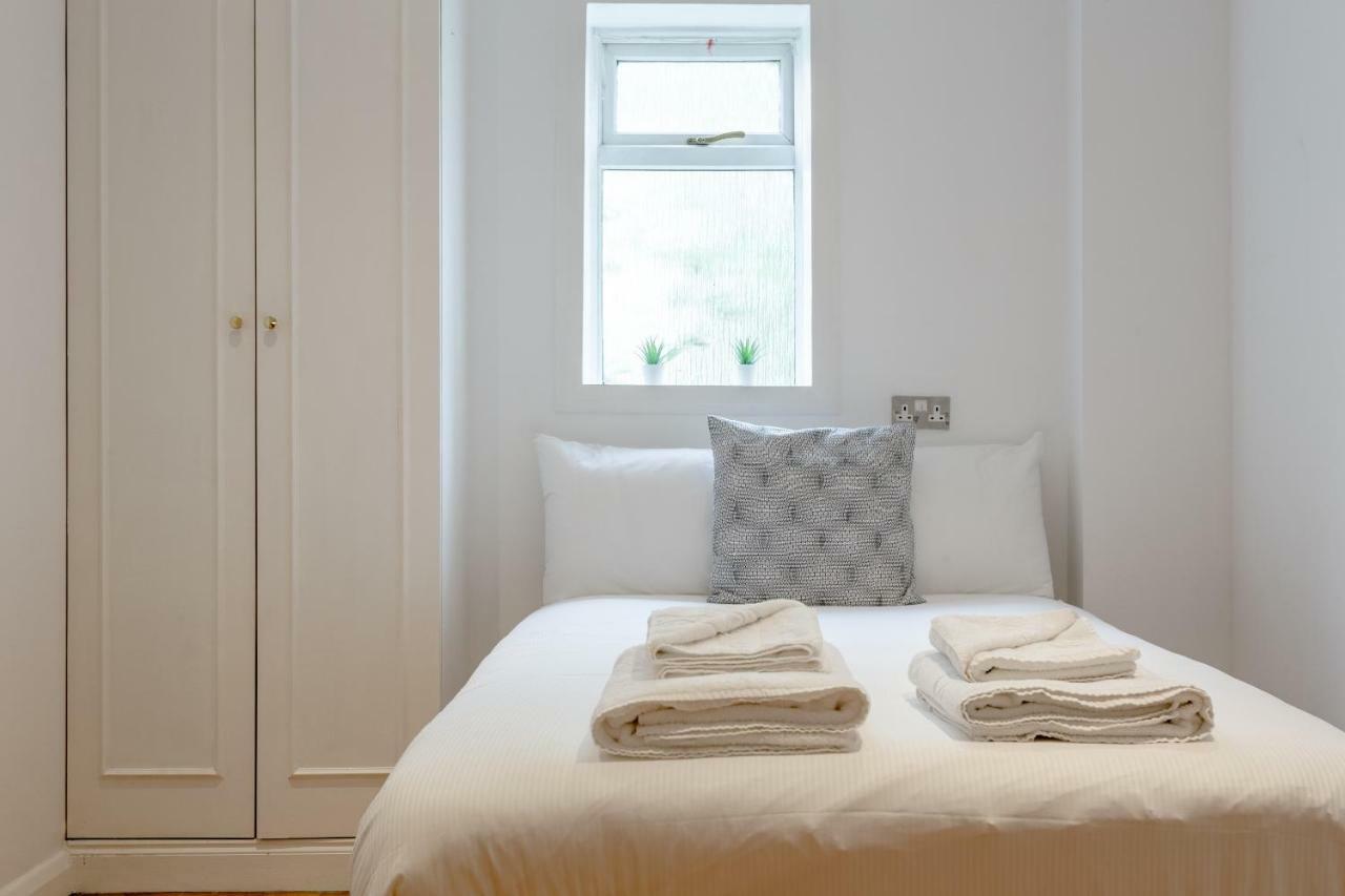 4 Bedroom Mews House In Kensal Rise Ferienhaus