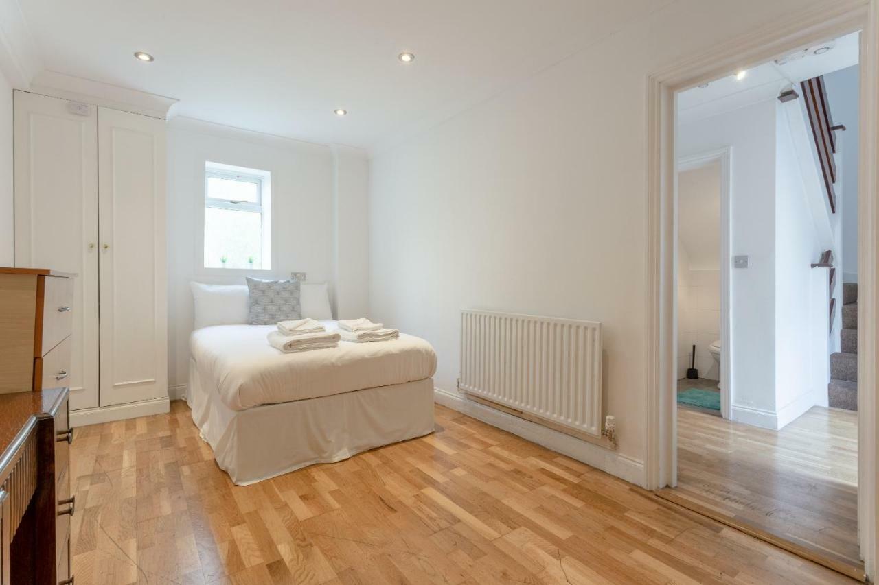 4 Bedroom Mews House In Kensal Rise Ferienhaus London